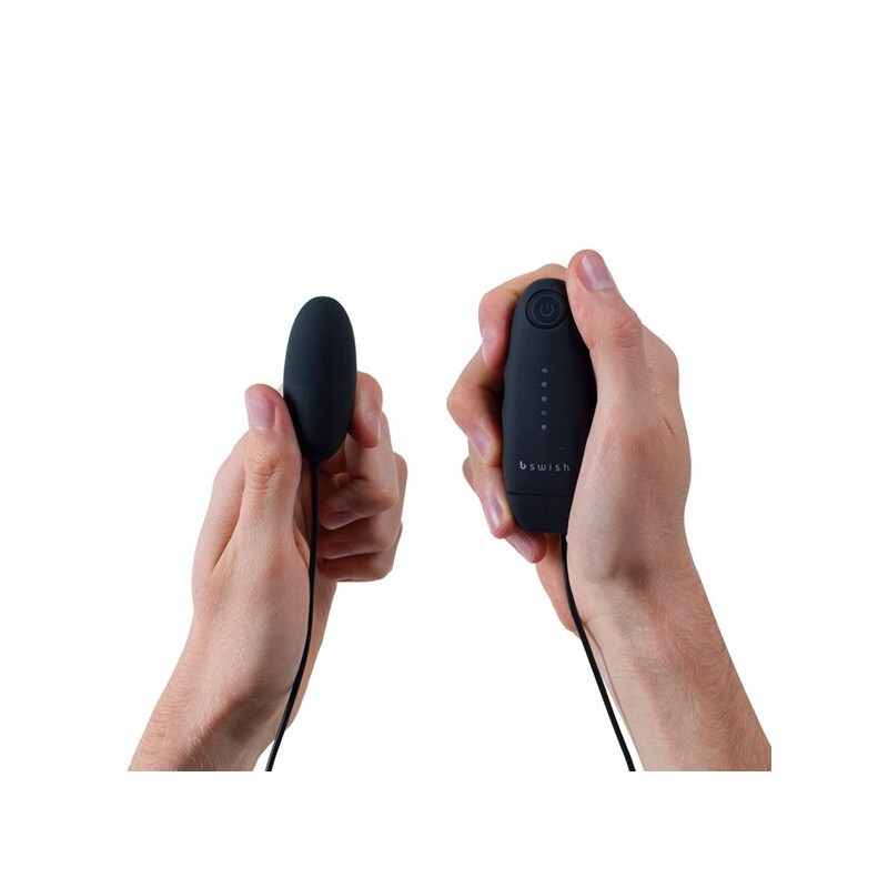 B SWISH - BNAUGHTY CLASSIC VIBRATING BULLET NEGRO